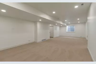 2132 N 725 W, Centerville, UT 84014 - Photo 34