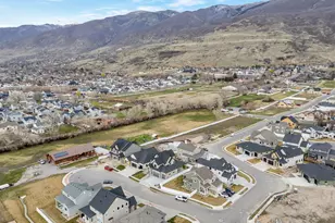 2132 N 725 W, Centerville, UT 84014 - Photo 44