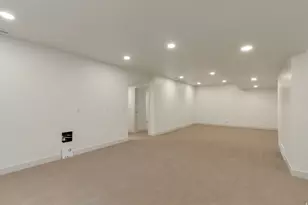 2132 N 725 W, Centerville, UT 84014 - Photo 32