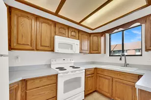 1113 Country Hills Dr, Ogden, UT 84403 - Photo 8