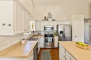 6657 W Haven Maple Dr, West Jordan, UT 84081 - Photo 16