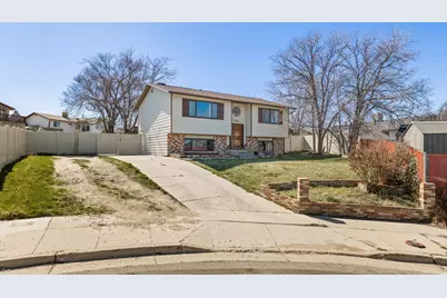 5080 S Lewis Clark Cir W, Kearns, UT 84118 - Photo 2