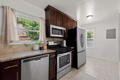 802 S Brookside Dr E, Springville, UT 84663 - Photo 6