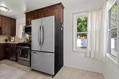 802 S Brookside Dr E, Springville, UT 84663 - Photo 8