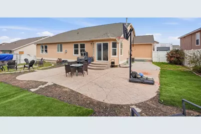 8262 S Pin Oak Dr, West Jordan, UT 84081 - Photo 20