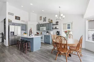 8262 S Pin Oak Dr, West Jordan, UT 84081 - Photo 6