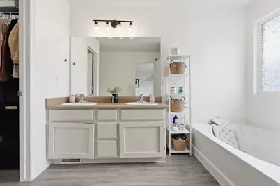 8262 S Pin Oak Dr, West Jordan, UT 84081 - Photo 10