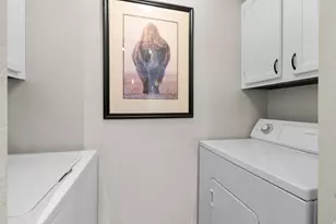 1075 Countrywoods Cir E, Cottonwood Heights, UT 84047 - Photo 14