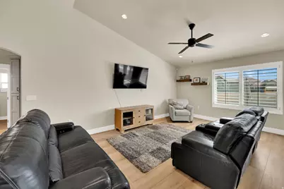 2487 W Harmony Dr, Layton, UT 84041 - Photo 4