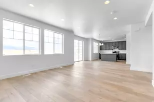 6719 N Desert Crk, Eagle Mountain, UT 84005 - Photo 10