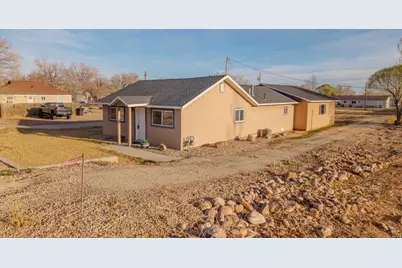 377 W 200 N, Roosevelt, UT 84066 - Photo 2