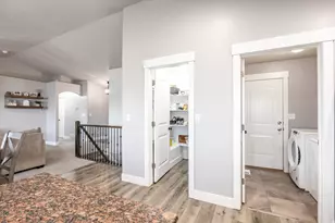 1070 E Hunter Ln, Eagle Mountain, UT 84005 - Photo 16