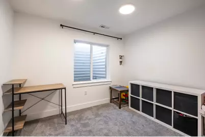 1070 E Hunter Ln, Eagle Mountain, UT 84005 - Photo 32