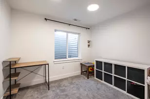 1070 E Hunter Ln, Eagle Mountain, UT 84005 - Photo 32