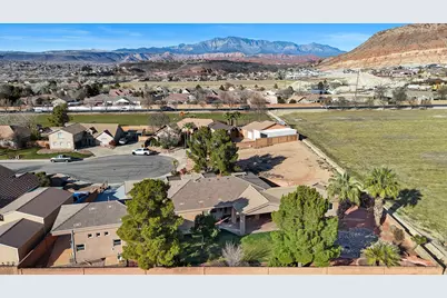 720 E Meadow Ln, Washington, UT 84780 - Photo 38