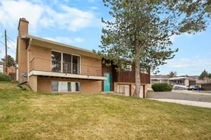 994 Deborah Dr, Bountiful, UT 84010 - Photo 2