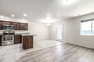 690 N 1775 W, West Point, UT 84015 - Photo 4