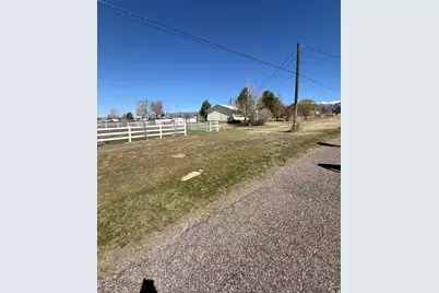 591 E 300 S, Mount Pleasant, UT 84647 - Photo 2