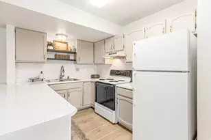 1638 Woodland Dr, Provo, UT 84604 - Photo 8