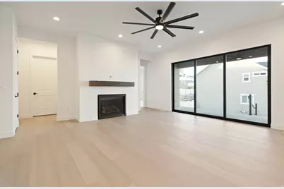 1116 W Gossamer Ln #7, Saratoga Springs, UT 84045 - Photo 2