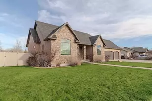 85 S Constitution Dr, Roosevelt, UT 84066 - Photo 4