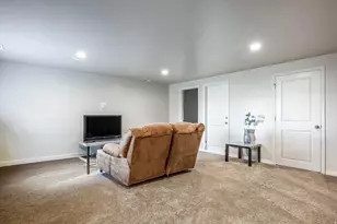 688 W Gallant Dr, Bluffdale, UT 84065 - Photo 14