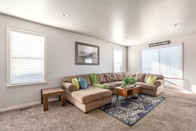 688 W Gallant Dr, Bluffdale, UT 84065 - Photo 4