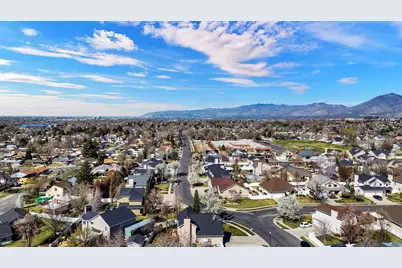 8450 S 865 E, Sandy, UT 84094 - Photo 42