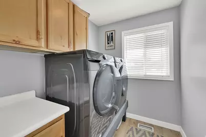 8450 S 865 E, Sandy, UT 84094 - Photo 16