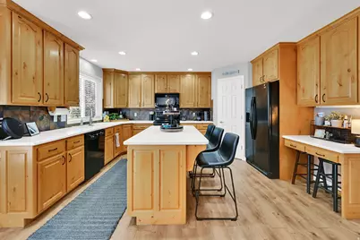 8450 S 865 E, Sandy, UT 84094 - Photo 10