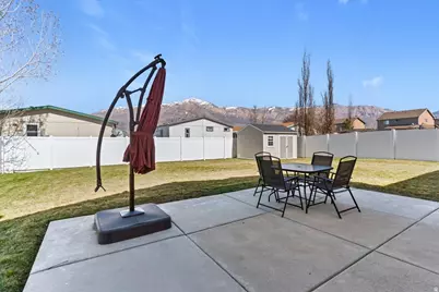 928 W Willow Brook Ln, Pleasant View, UT 84414 - Photo 18