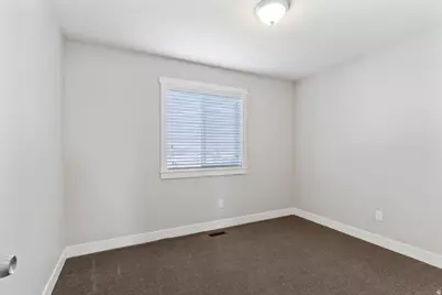 928 W Willow Brook Ln, Pleasant View, UT 84414 - Photo 14