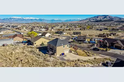 2551 E Patriot Dr, Eagle Mountain, UT 84005 - Photo 42