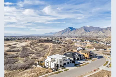 3918 S Mapleton Estates Dr, Mapleton, UT 84664 - Photo 2