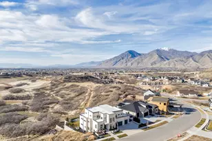 3918 S Mapleton Ests Dr, Mapleton, UT 84664 - Photo 2