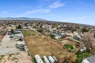 8701 S Temple Dr, West Jordan, UT 84088 - Photo 40