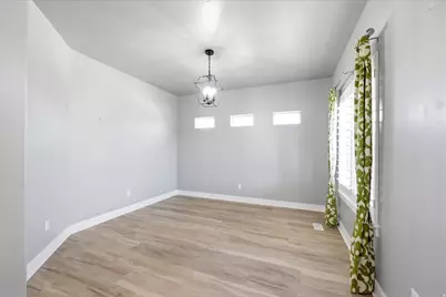 15198 S Mule Train Dr, Bluffdale, UT 84065 - Photo 2