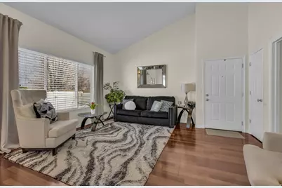 10819 S Wynview Ln W, South Jordan, UT 84095 - Photo 4