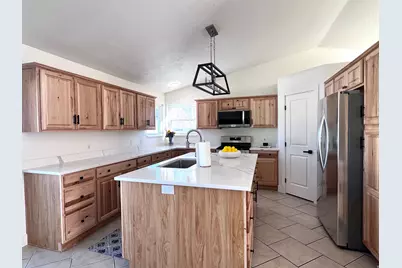 11831 S Carbide Ct W, Herriman, UT 84096 - Photo 4