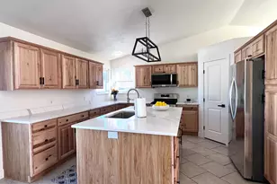 11831 S Carbide Ct W, Herriman, UT 84096 - Photo 4