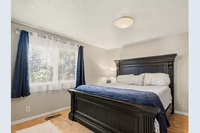 2718 E Commonwealth Ave, Salt Lake City, UT 84109 - Photo 18
