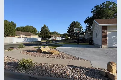 1201 W Marinwood Ave, Taylorsville, UT 84123 - Photo 2