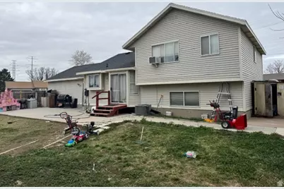 5571 S Dale Amour Dr, Salt Lake City, UT 84118 - Photo 2