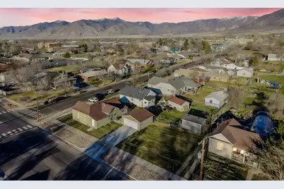 197 W 100 S, Tooele, UT 84074 - Photo 32