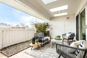 2286 E Carriage Ln, Holladay, UT 84117 - Photo 10