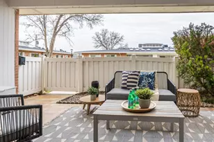 2286 E Carriage Ln, Holladay, UT 84117 - Photo 6