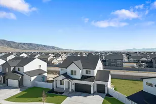 518 E Stonebriar Dr, Eagle Mountain, UT 84005 - Photo 4