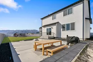 518 E Stonebriar Dr, Eagle Mountain, UT 84005 - Photo 46