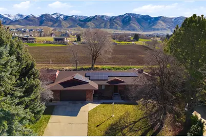 488 E 250 S, Hyde Park, UT 84318 - Photo 2