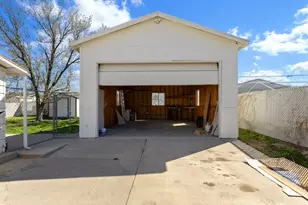 5279 S Shalee St, Kearns, UT 84118 - Photo 32